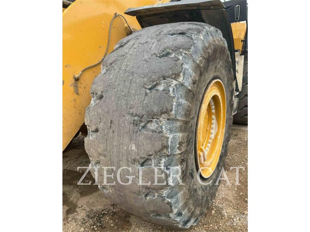CAT 982M Pale gommate