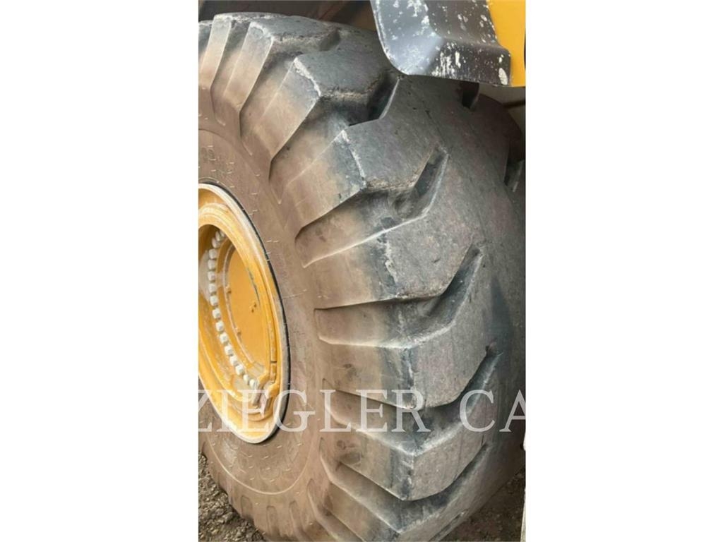 CAT 982M Pale gommate