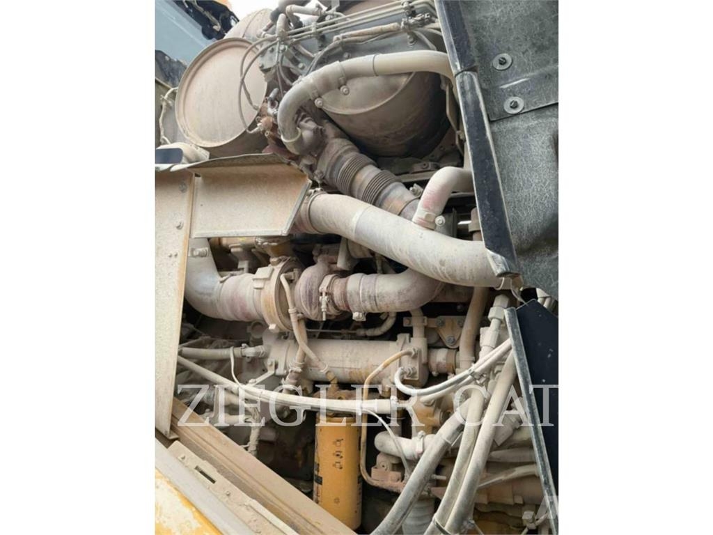 CAT 982M Pale gommate