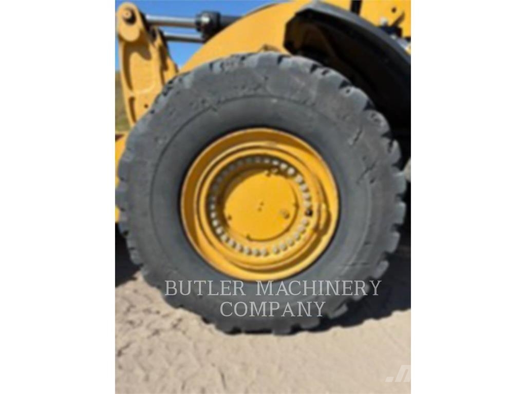 CAT 982M Naudoti ratiniai krautuvai