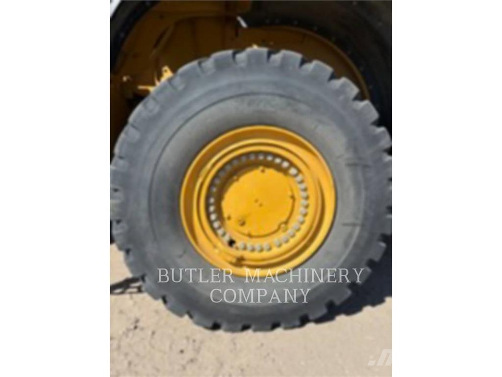 CAT 982M Naudoti ratiniai krautuvai