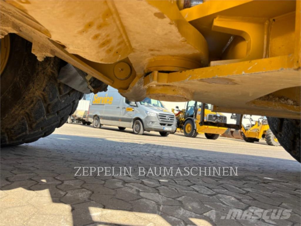 CAT 982XE Iekrāvēji uz riteņiem
