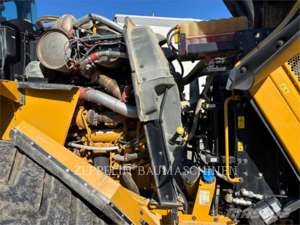 CAT 982XE Iekrāvēji uz riteņiem