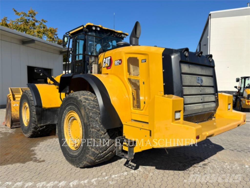 CAT 982XE Iekrāvēji uz riteņiem