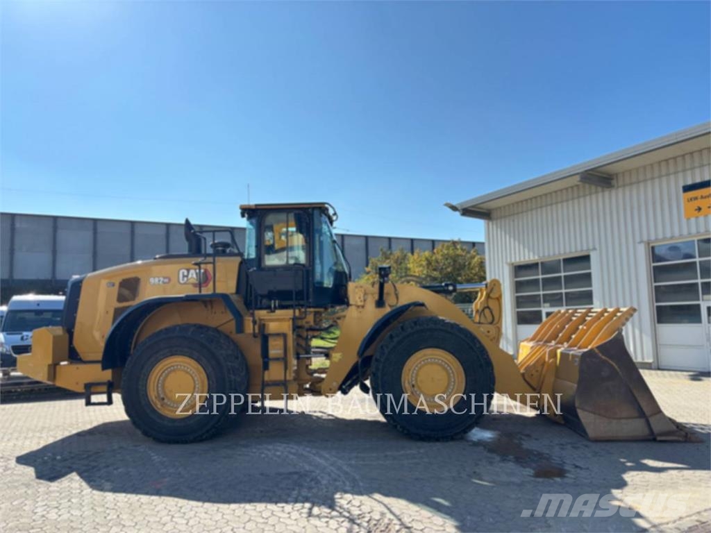 CAT 982XE Iekrāvēji uz riteņiem