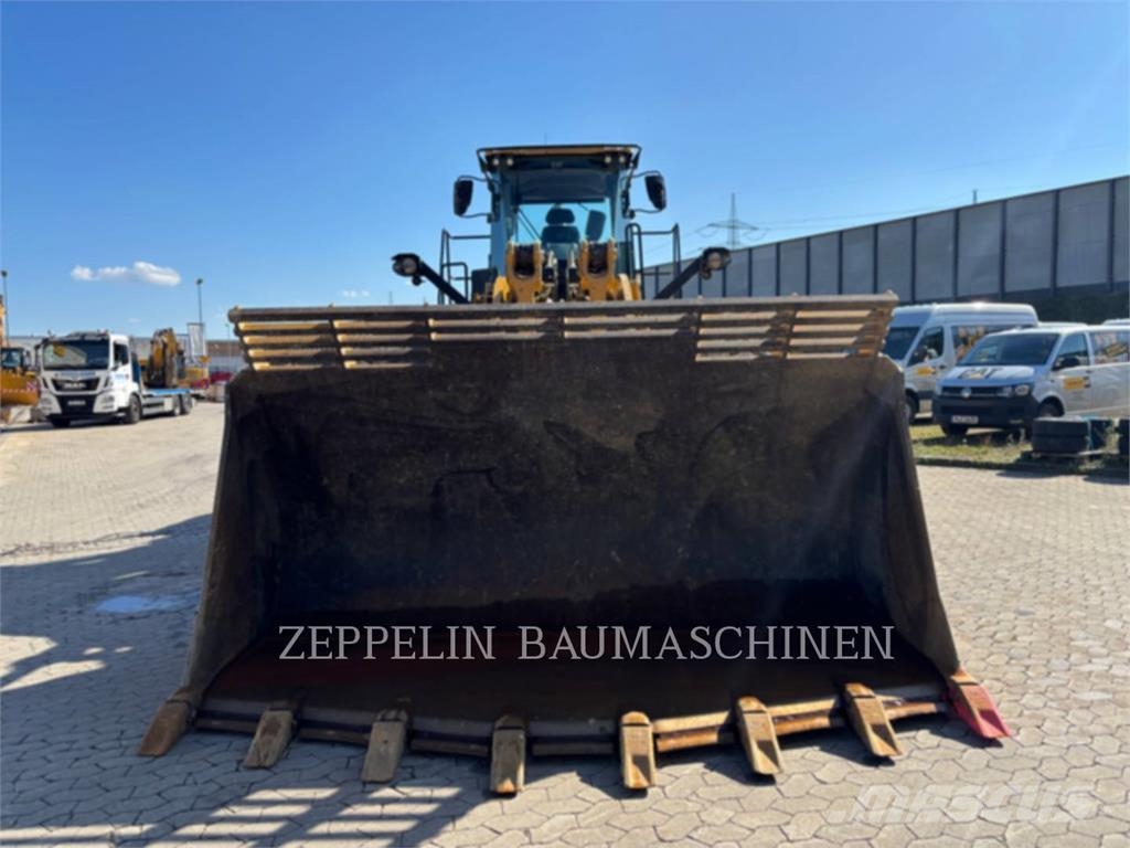 CAT 982XE Iekrāvēji uz riteņiem