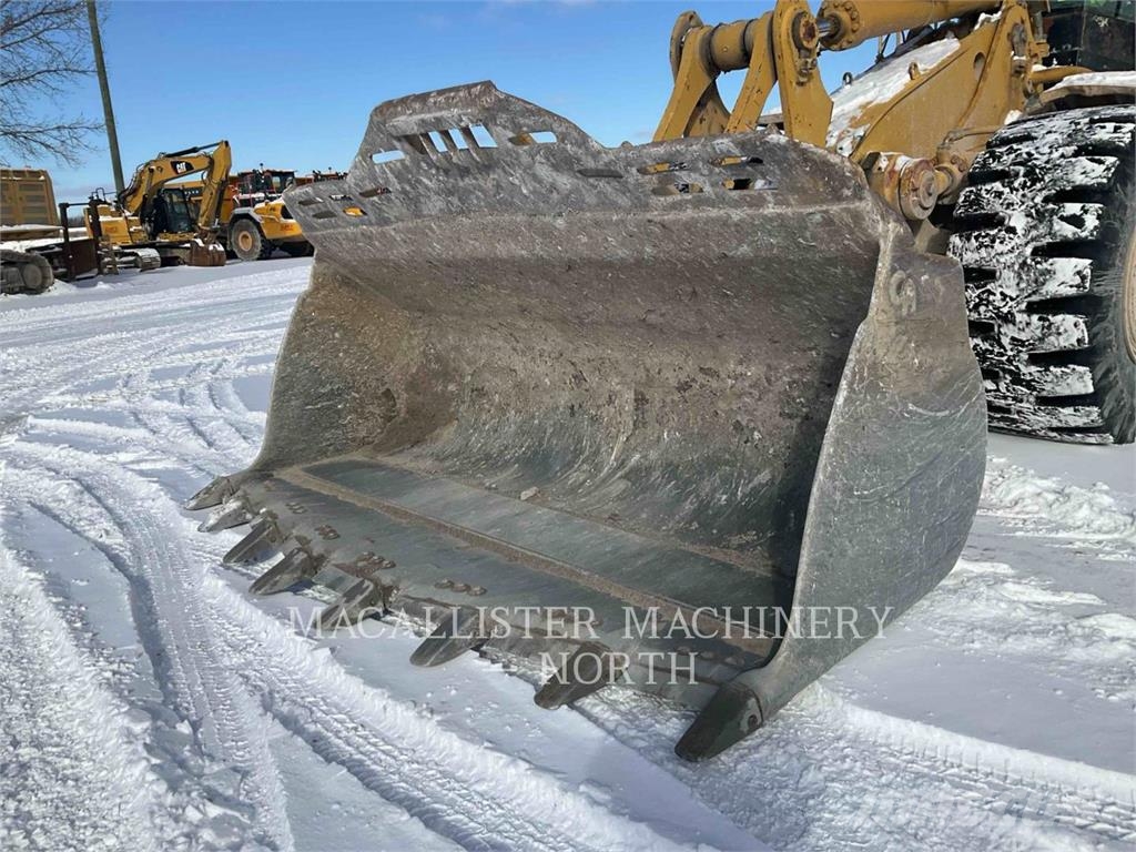 CAT 988G 輪胎式裝載機