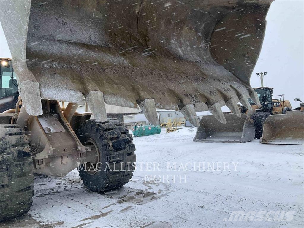 CAT 988G 輪胎式裝載機
