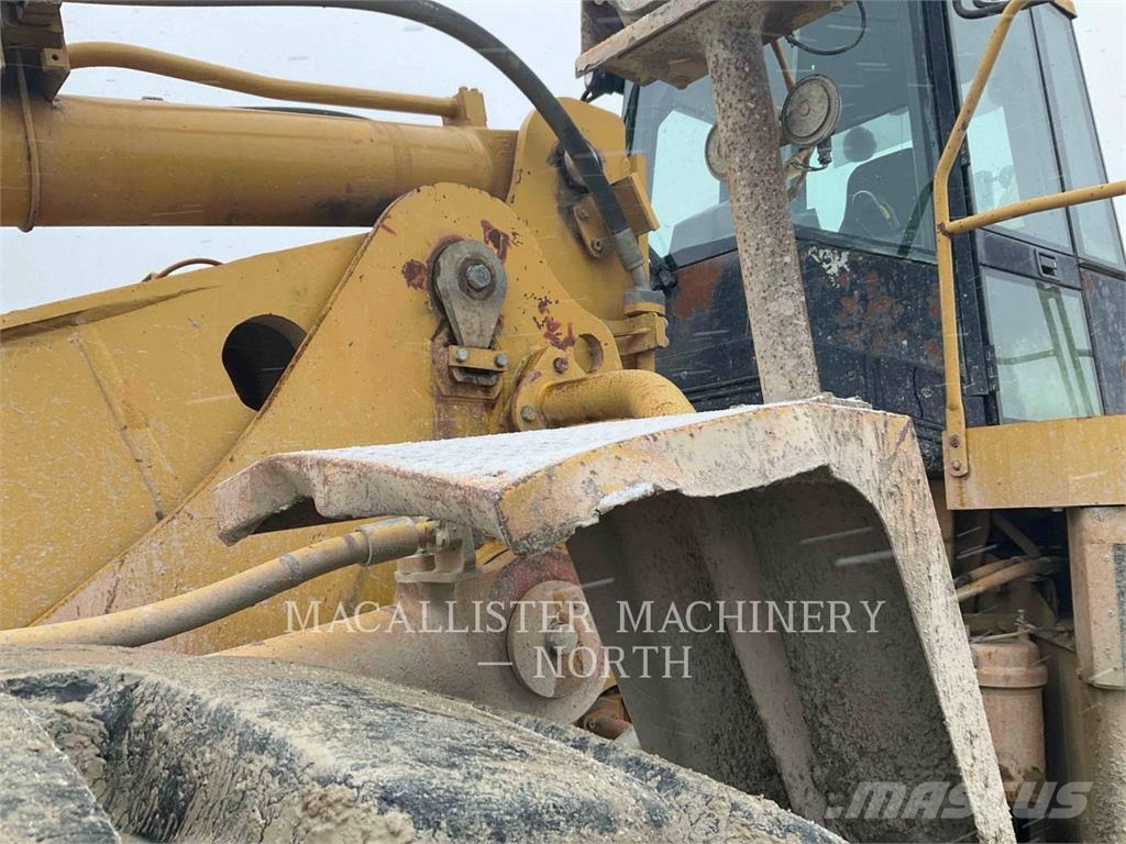 CAT 988G 輪胎式裝載機