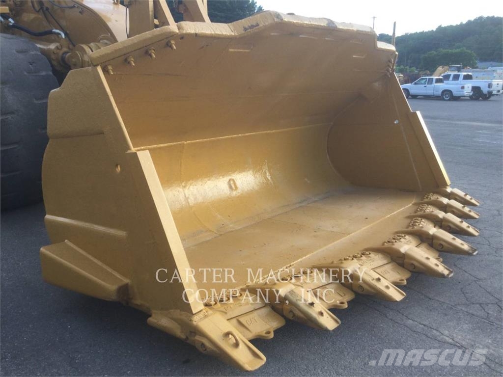 CAT 988H Chargeuse sur pneus