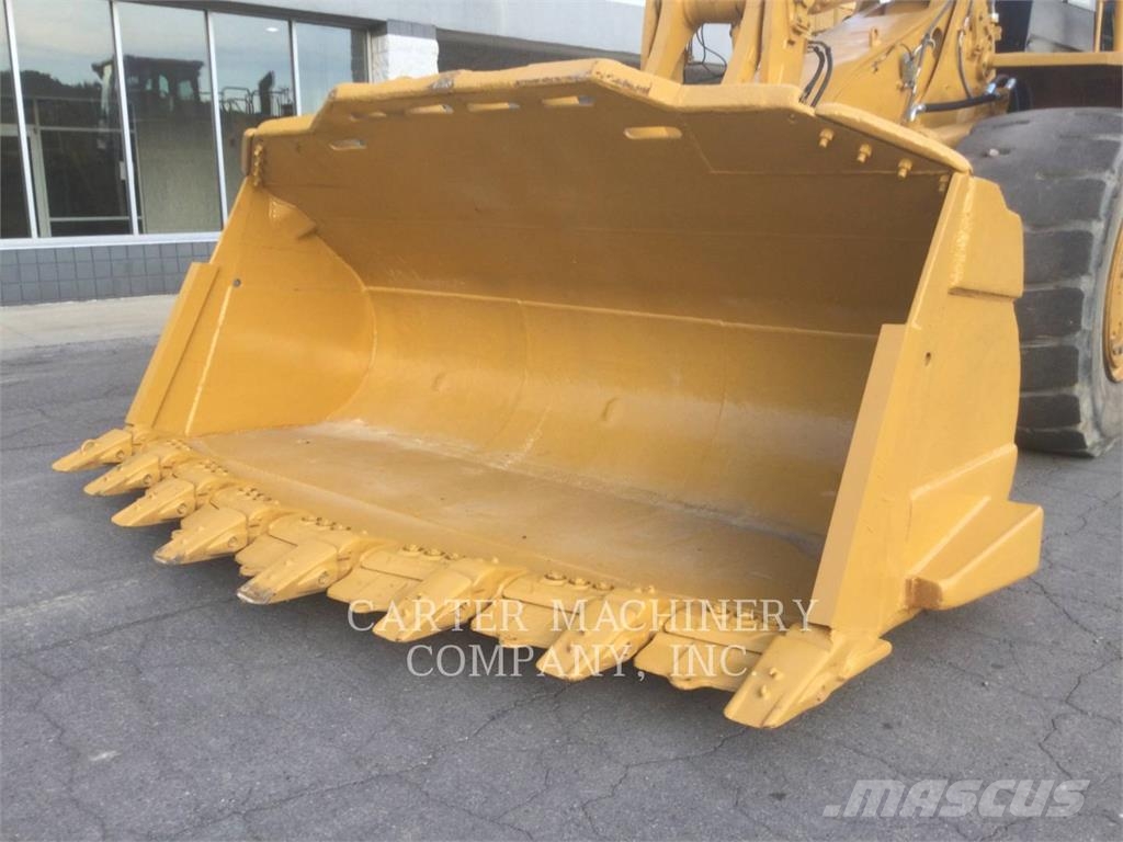 CAT 988H Chargeuse sur pneus