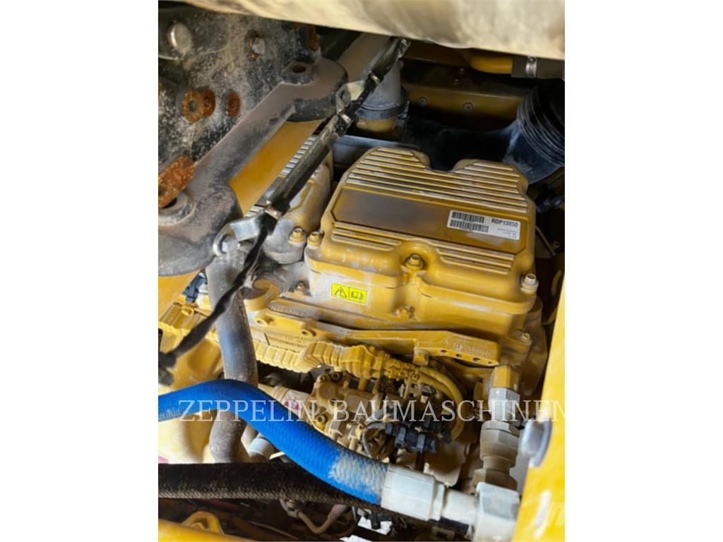 CAT 988KXE Iekrāvēji uz riteņiem