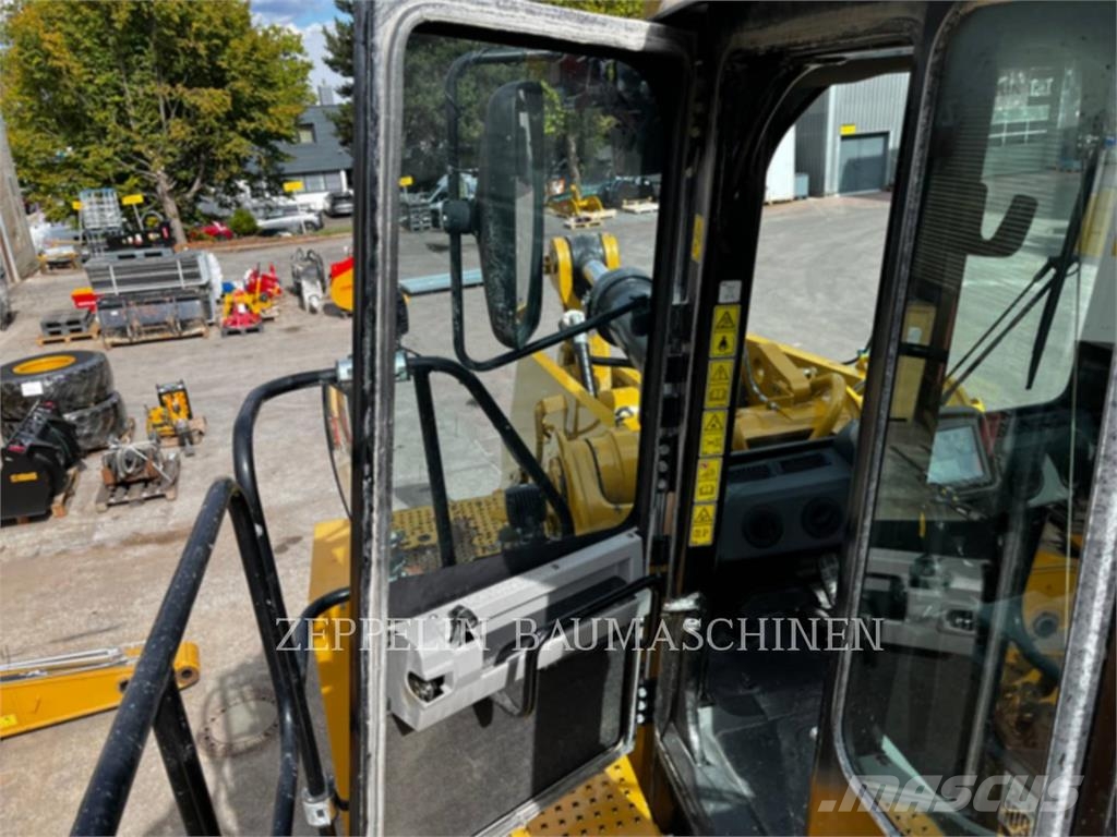 CAT 988KXE Iekrāvēji uz riteņiem