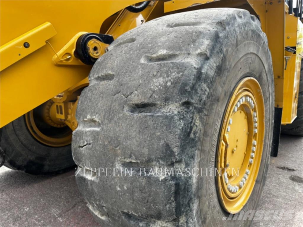 CAT 988KXE Iekrāvēji uz riteņiem