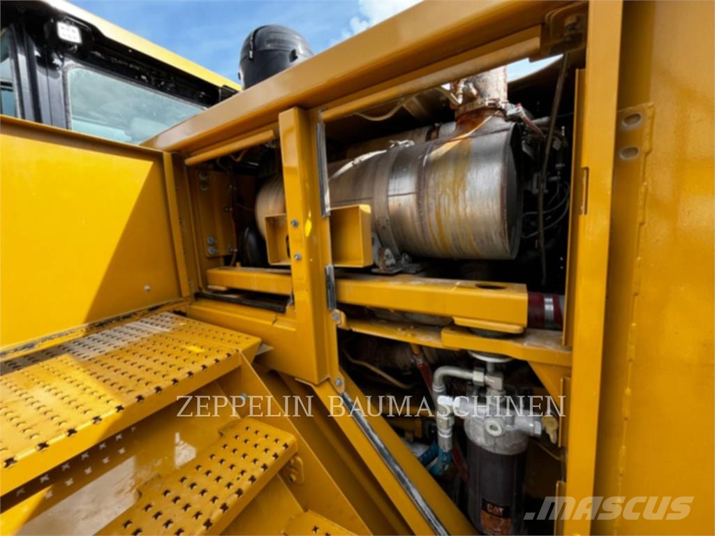 CAT 988KXE Iekrāvēji uz riteņiem