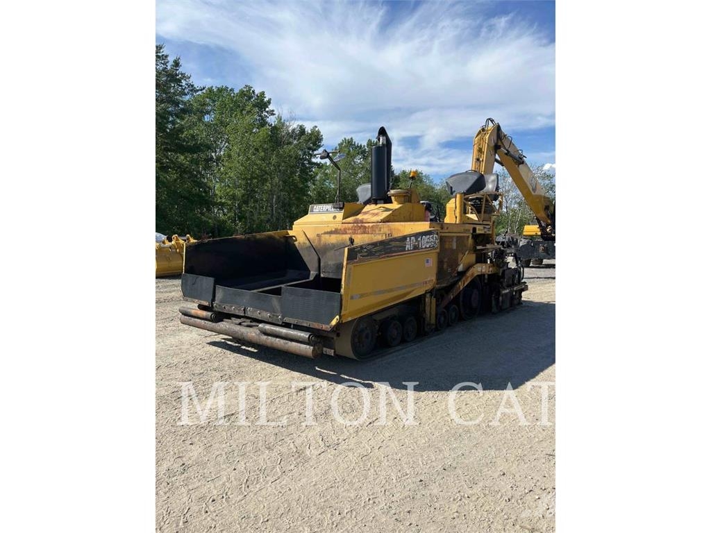 CAT AP-1055D Asfaltafwerkmachines