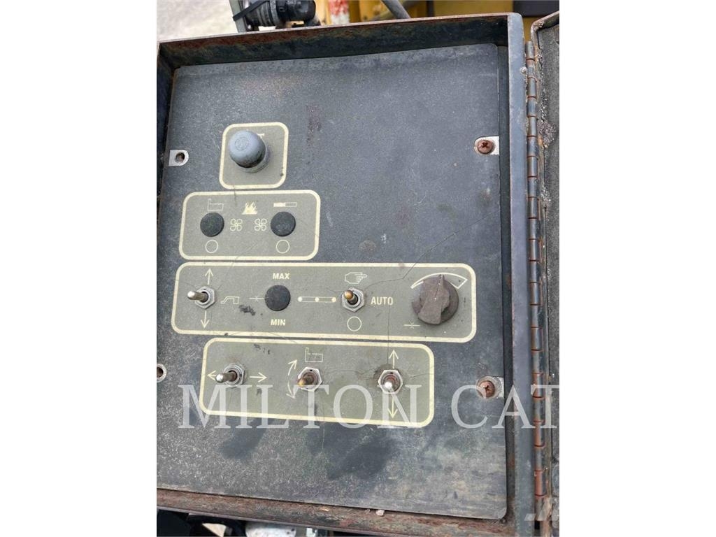 CAT AP-1055D Asfaltafwerkmachines