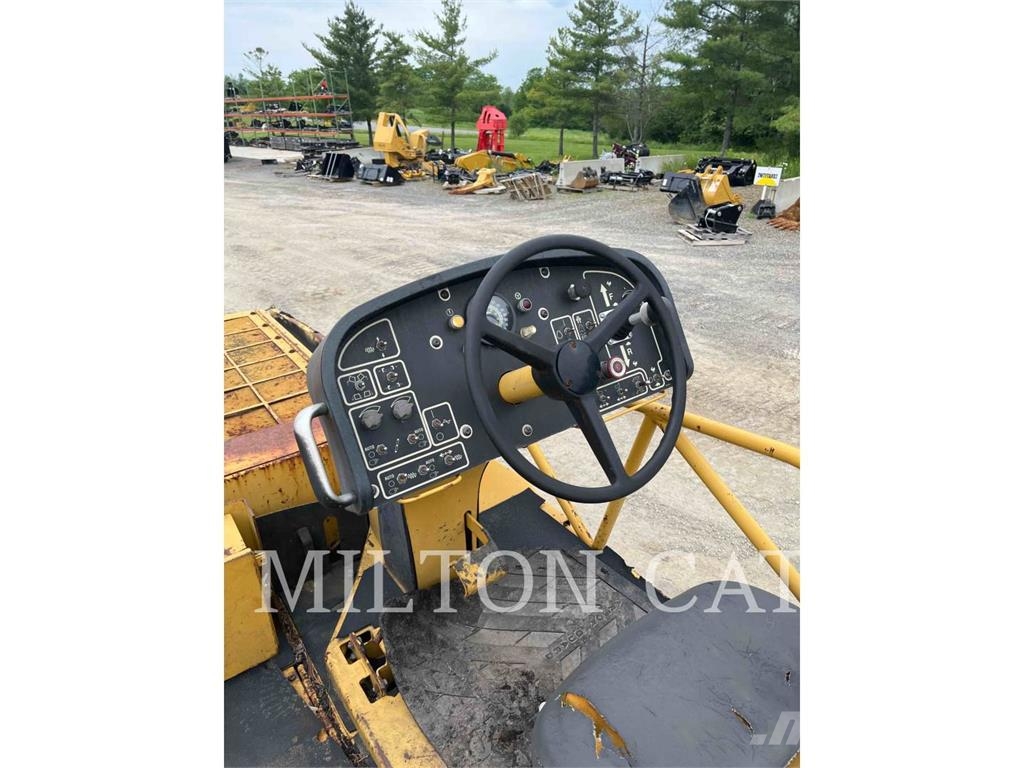 CAT AP-1055D Asfaltafwerkmachines