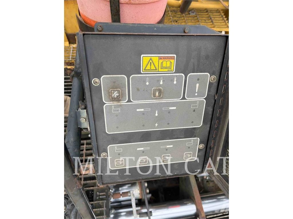 CAT AP-1055D Asfaltafwerkmachines