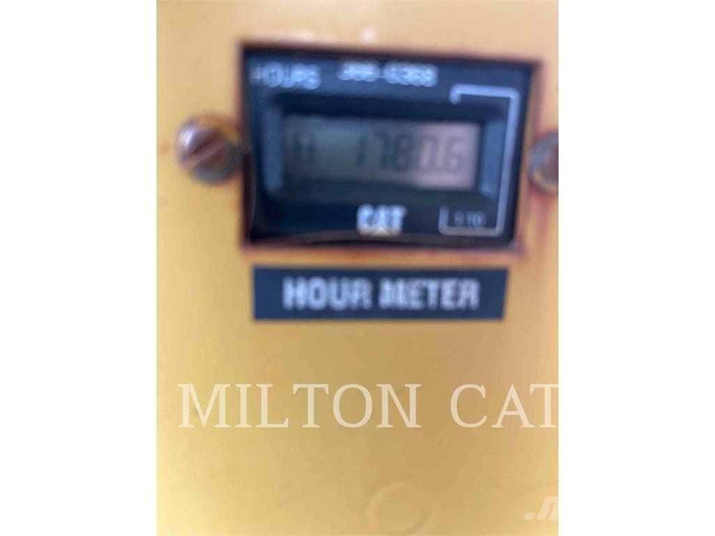 CAT AP-1055D Asfaltafwerkmachines
