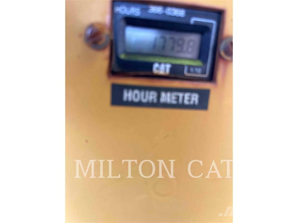 CAT AP-1055D Asfaltafwerkmachines