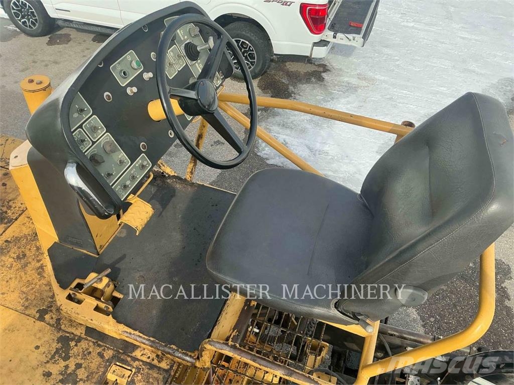 CAT AP-655C Asfaltudlæggere