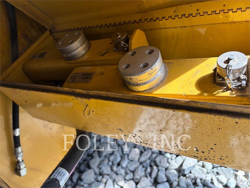CAT AP1000F Finitrici