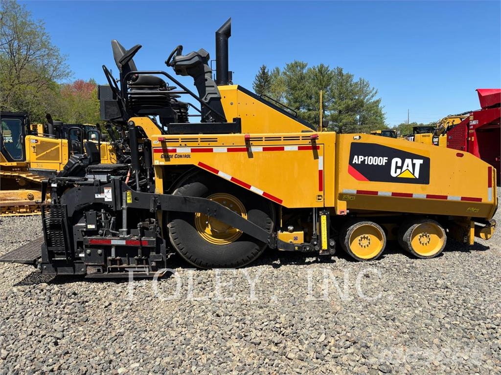 CAT AP1000F Finitrici