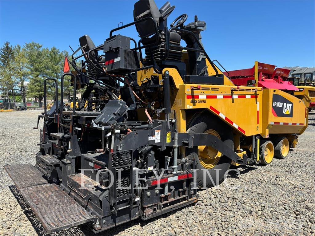 CAT AP1000F Finitrici