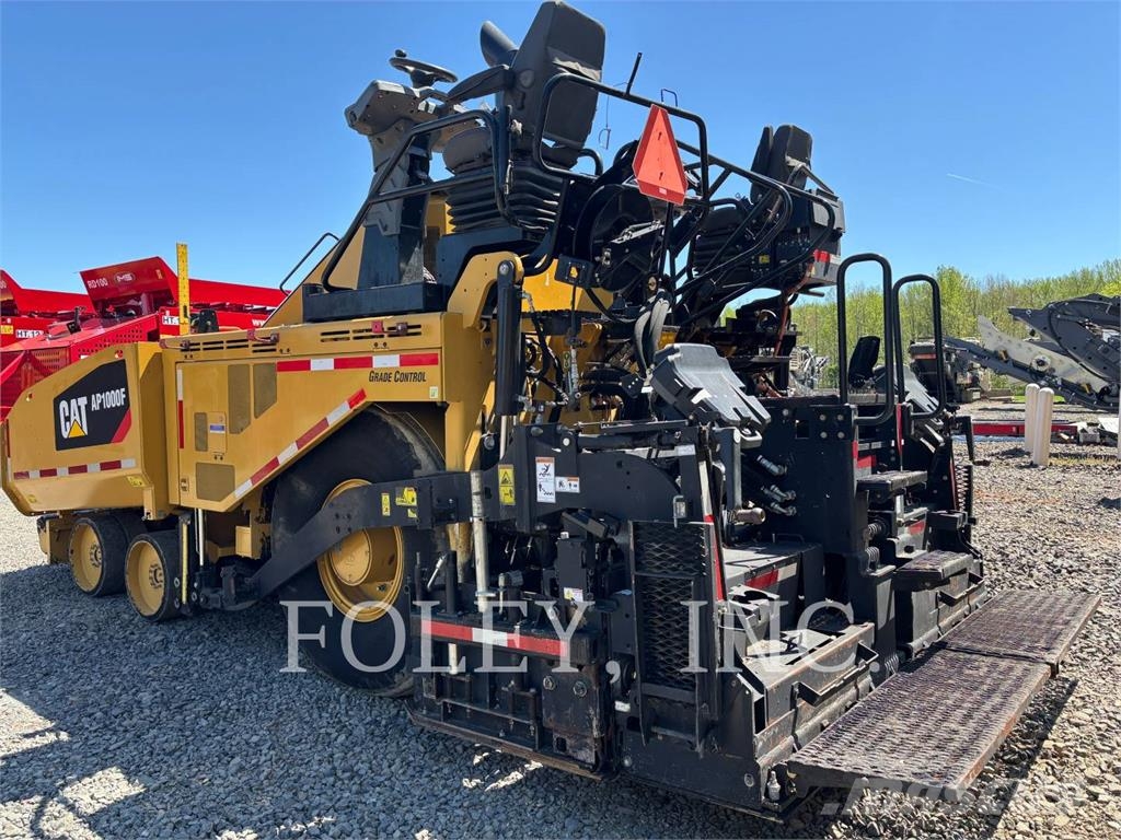 CAT AP1000F Finitrici