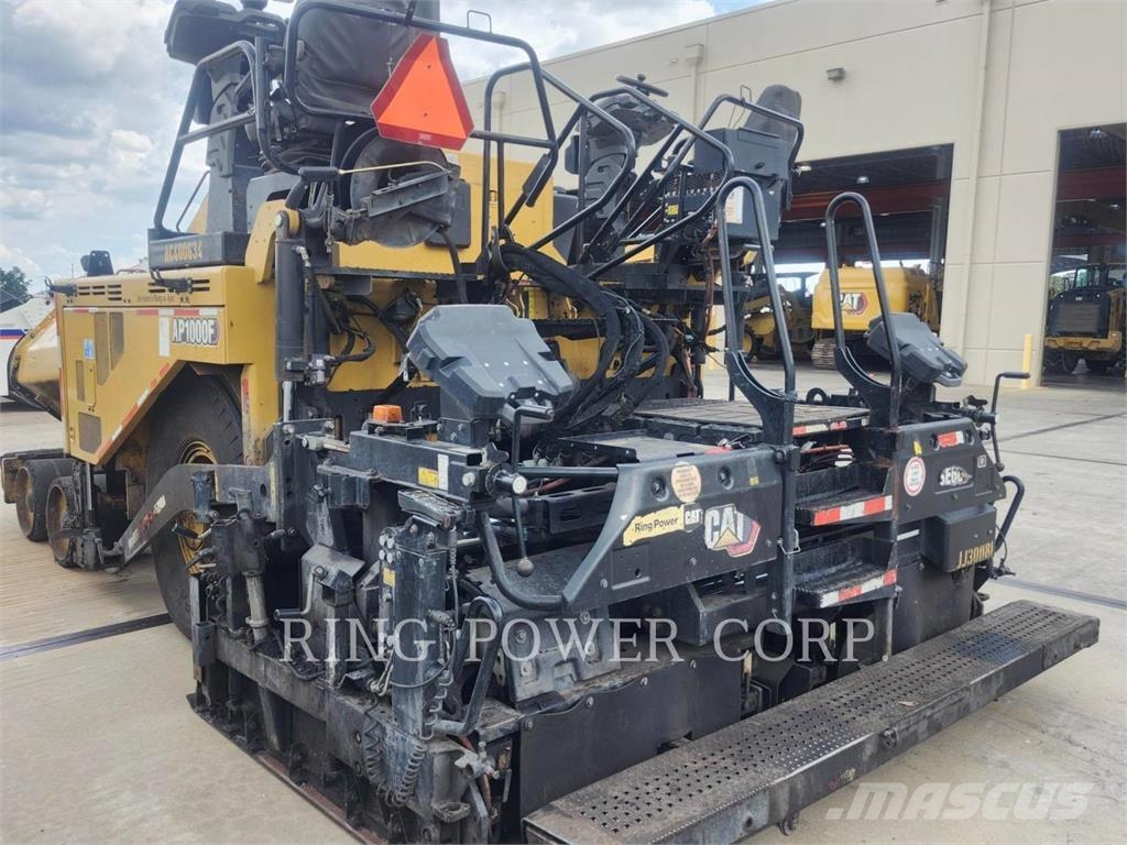 CAT AP1000F Stroji za recikliranje asfalta