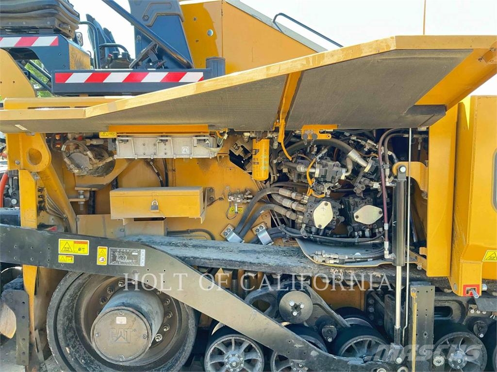 CAT AP1055 معدات السفلتة