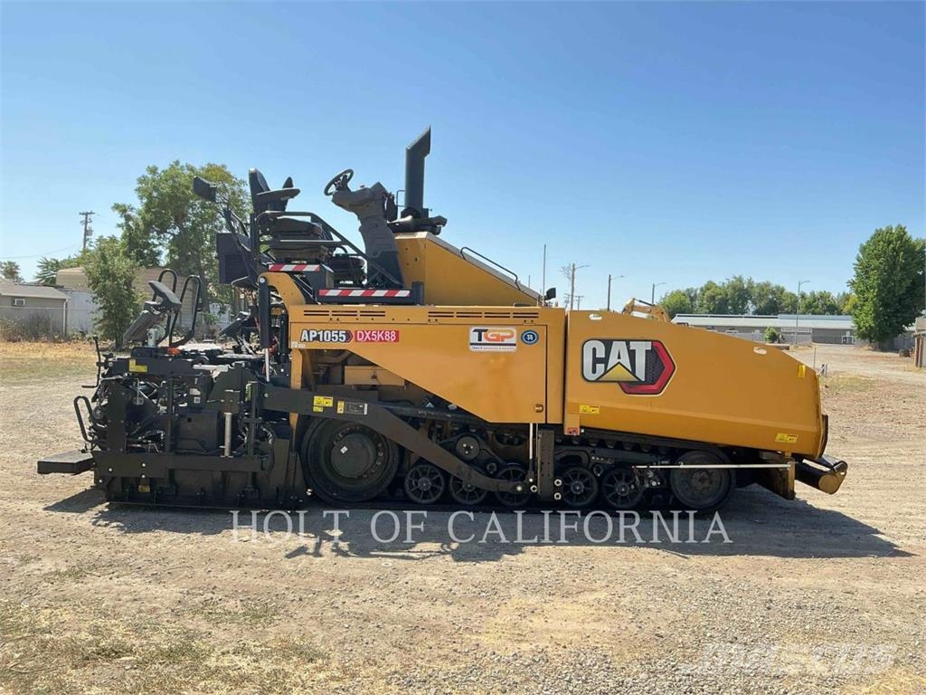 CAT AP1055 معدات السفلتة