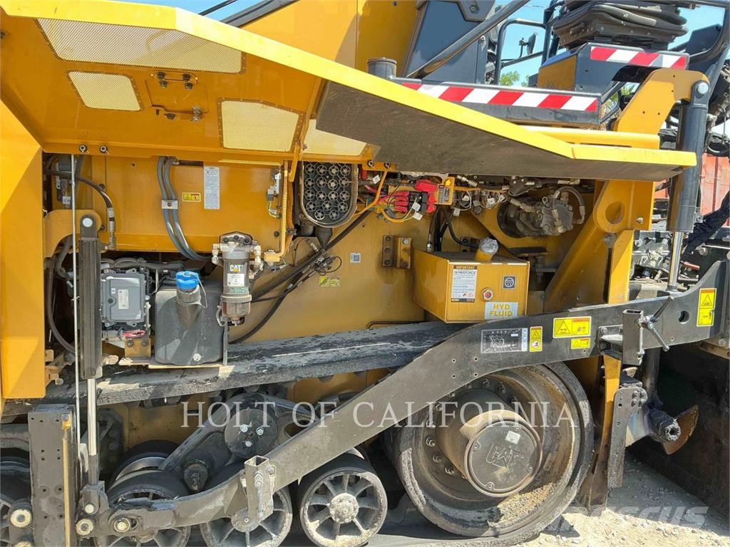 CAT AP1055 معدات السفلتة