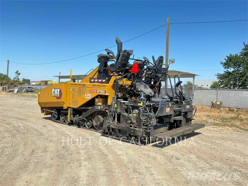 CAT AP1055 معدات السفلتة