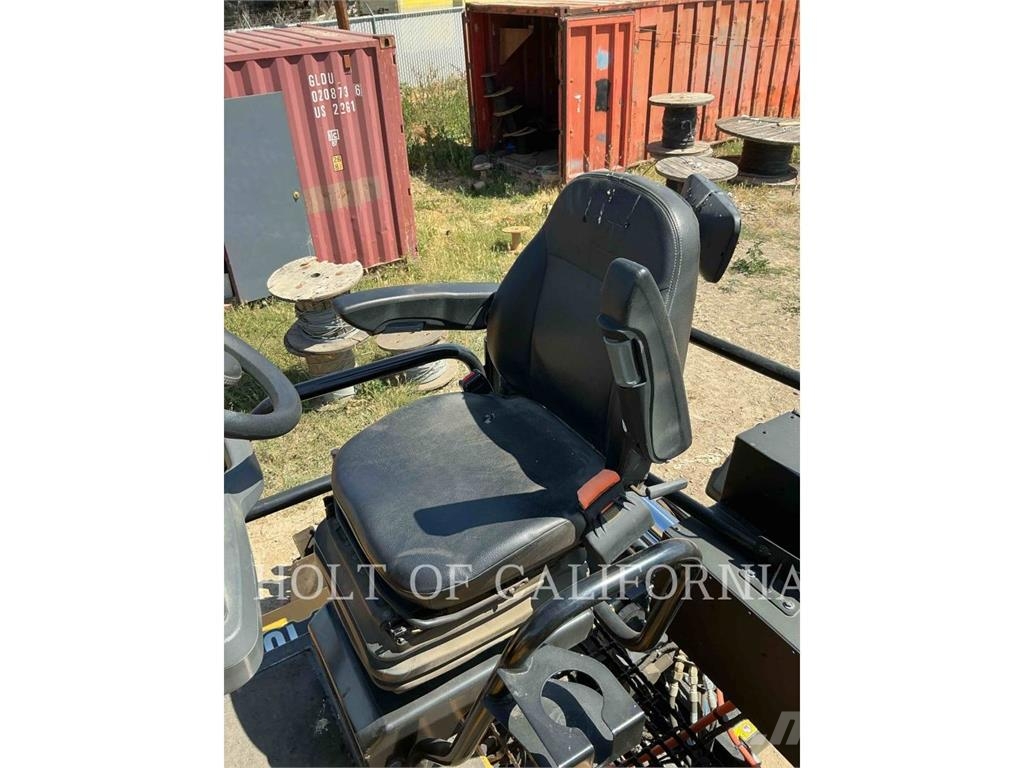 CAT AP1055 معدات السفلتة