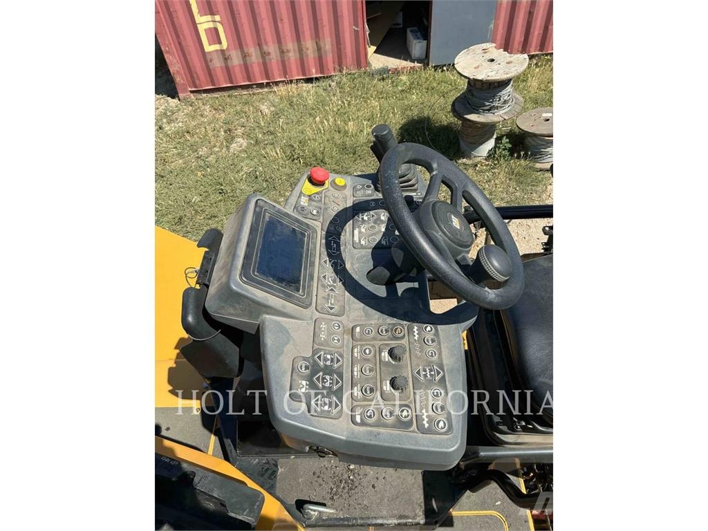 CAT AP1055 معدات السفلتة