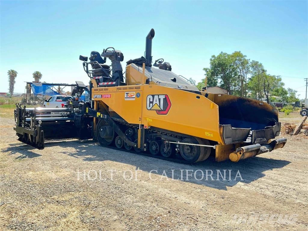 CAT AP1055 معدات السفلتة