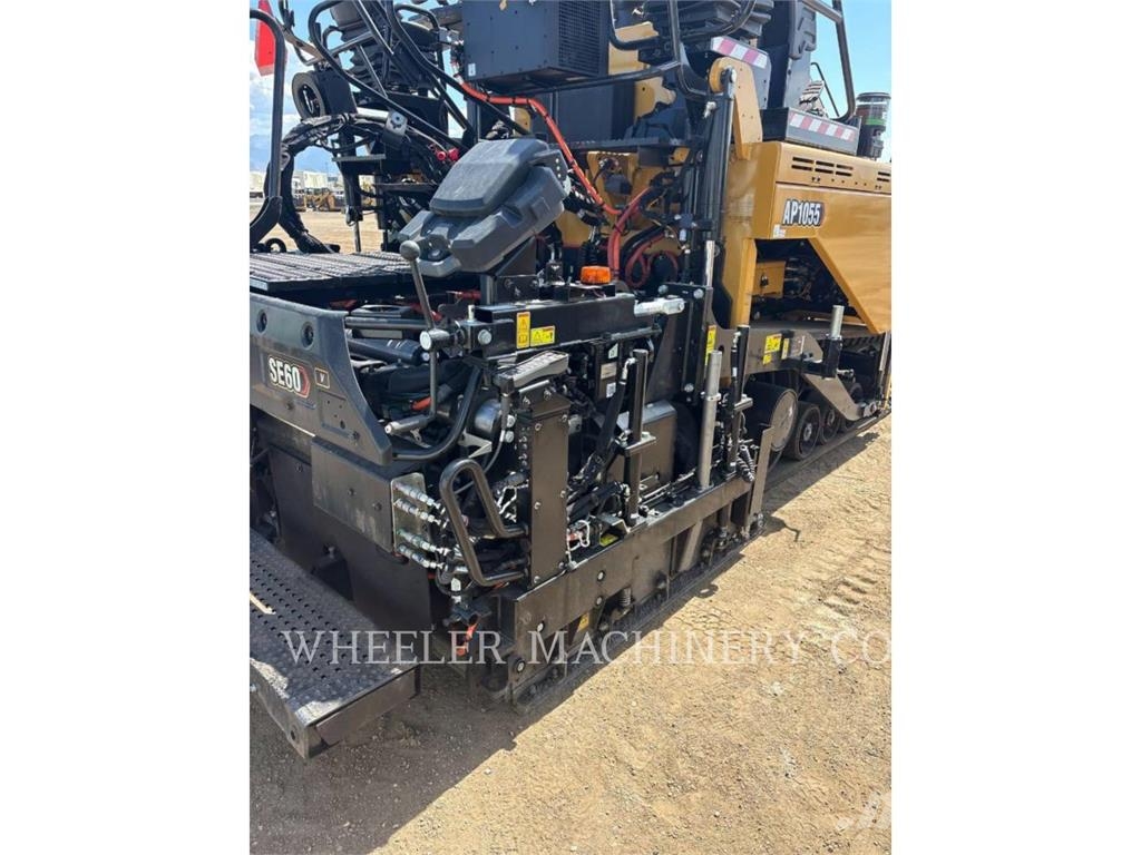 CAT AP1055 Asfaltafwerkmachines