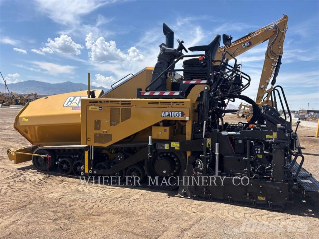 CAT AP1055 Asfaltafwerkmachines