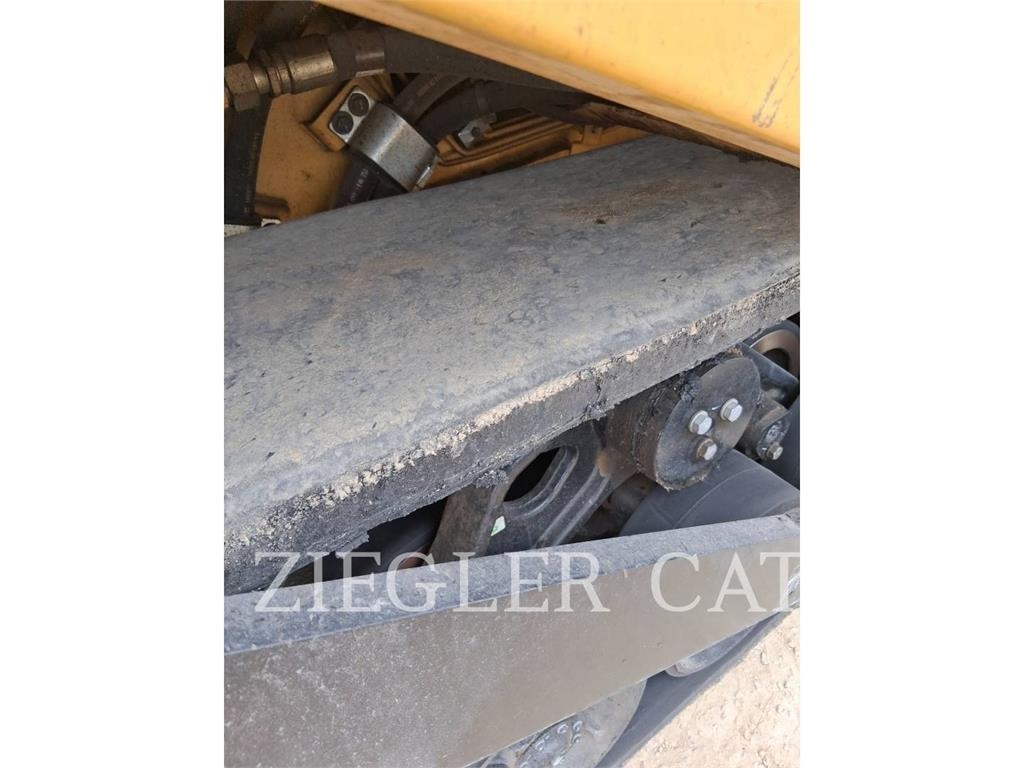 CAT AP1055-08 아스팔트 포장장비