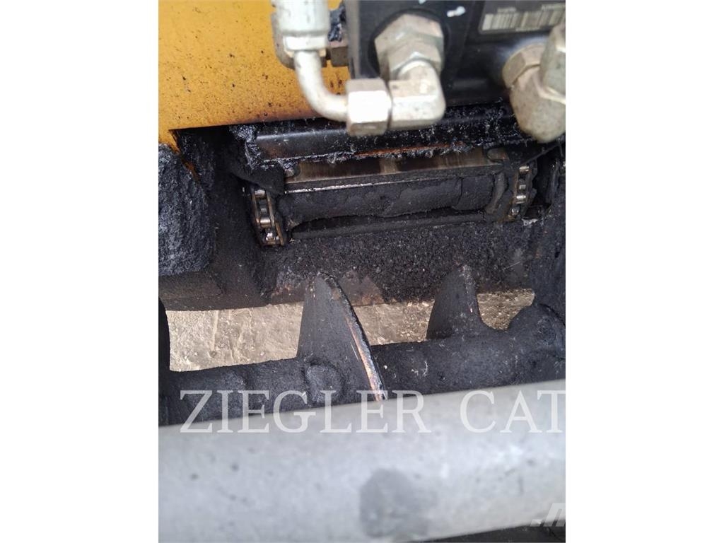 CAT AP1055-08 아스팔트 포장장비