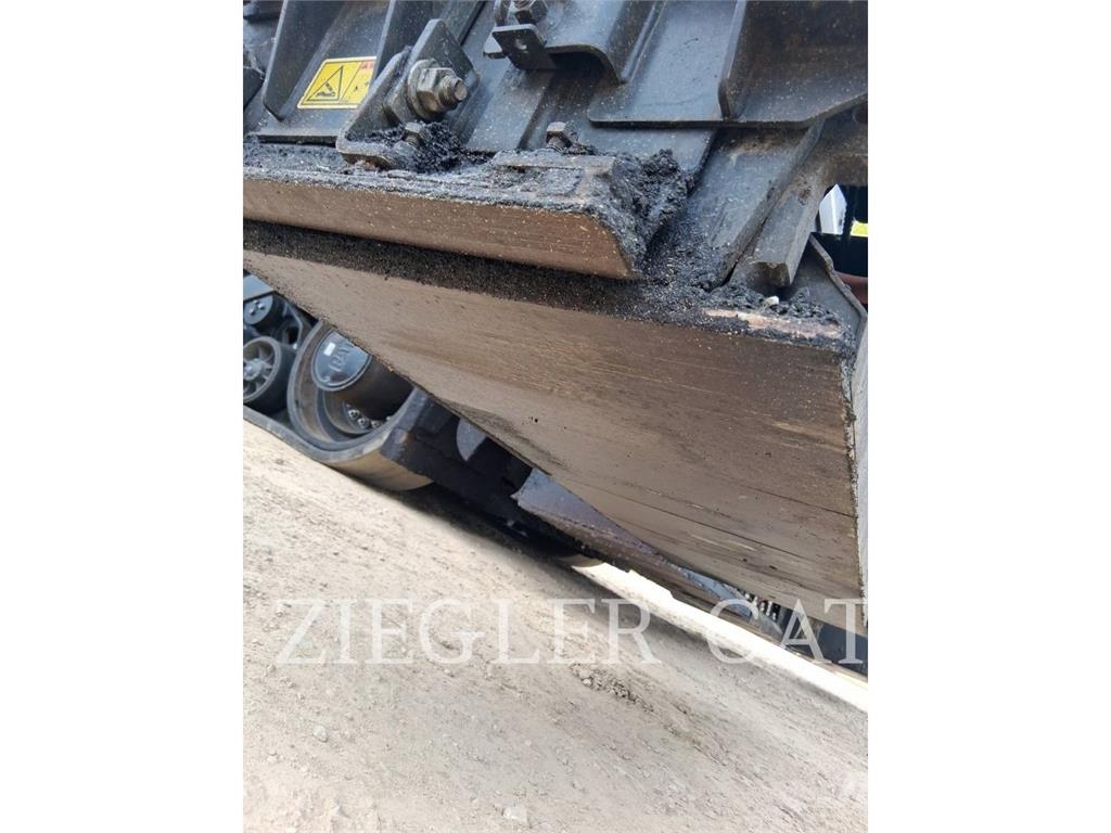 CAT AP1055-08 아스팔트 포장장비