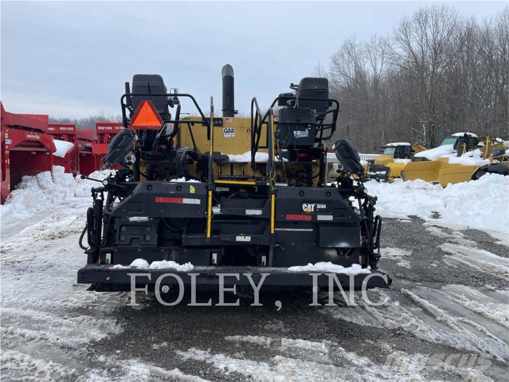 CAT AP1055F Asphalt pavers
