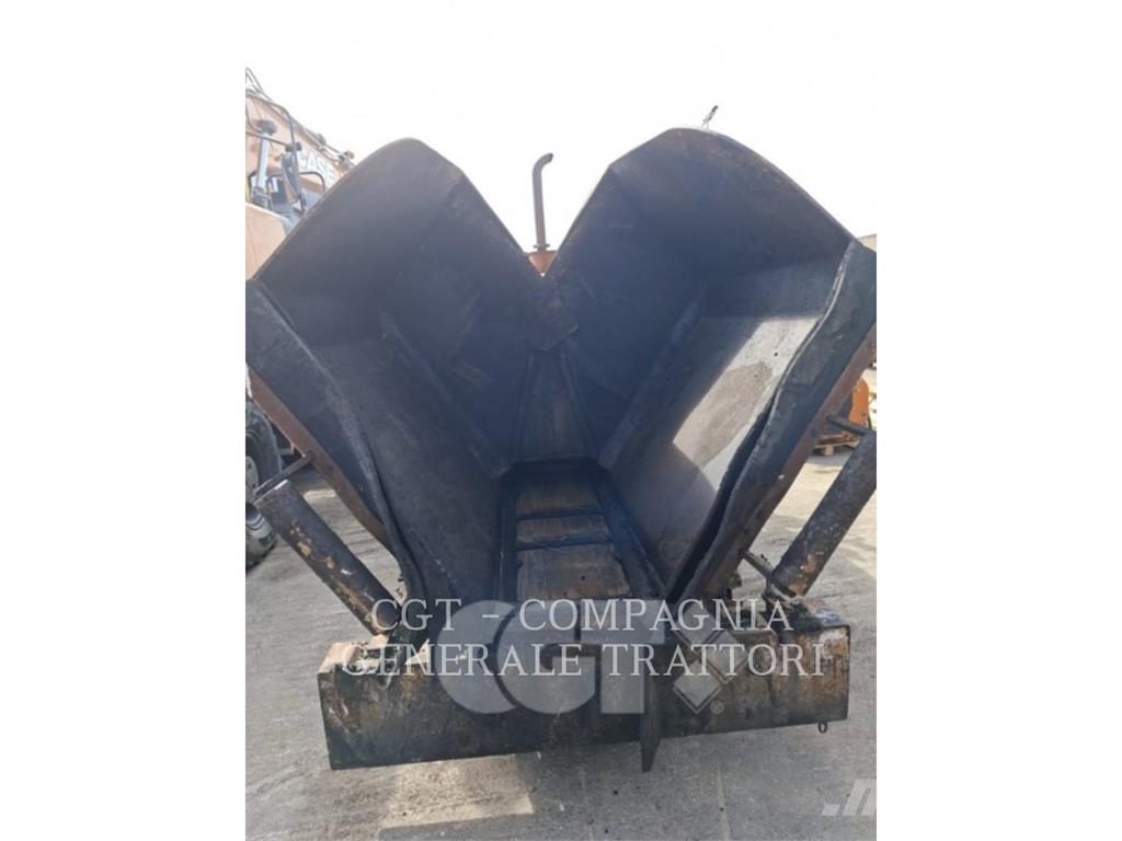 CAT AP255E Asfalta klājēji