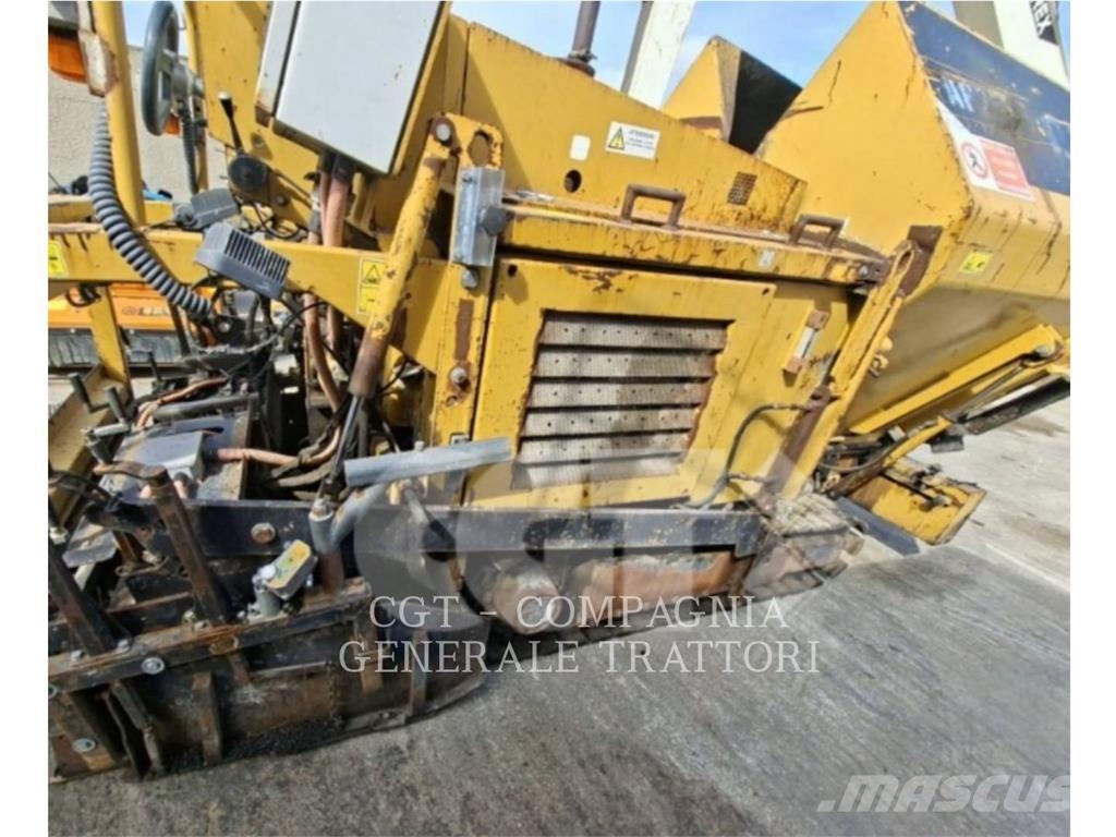 CAT AP255E Asfalta klājēji