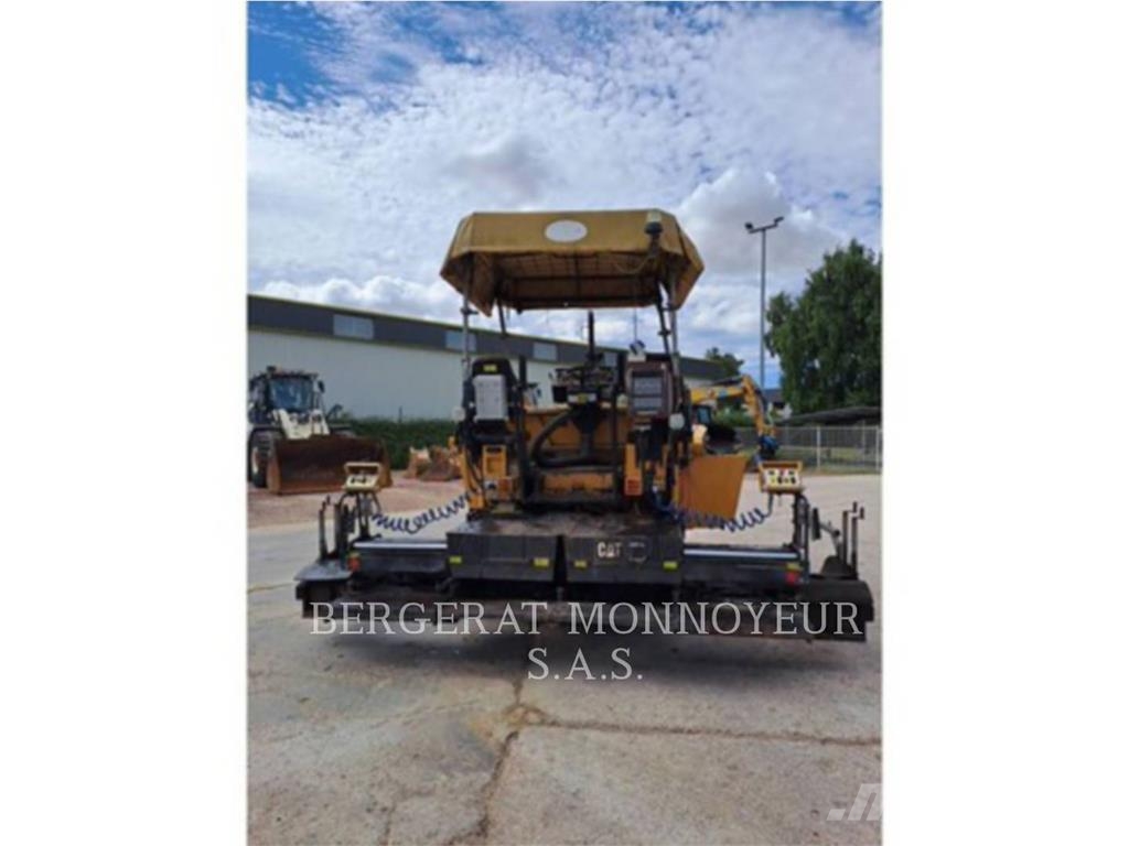 CAT AP300 Finišéry