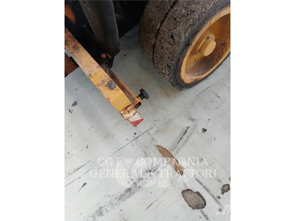 CAT AP300 瀝青攤舖機/鋪路機