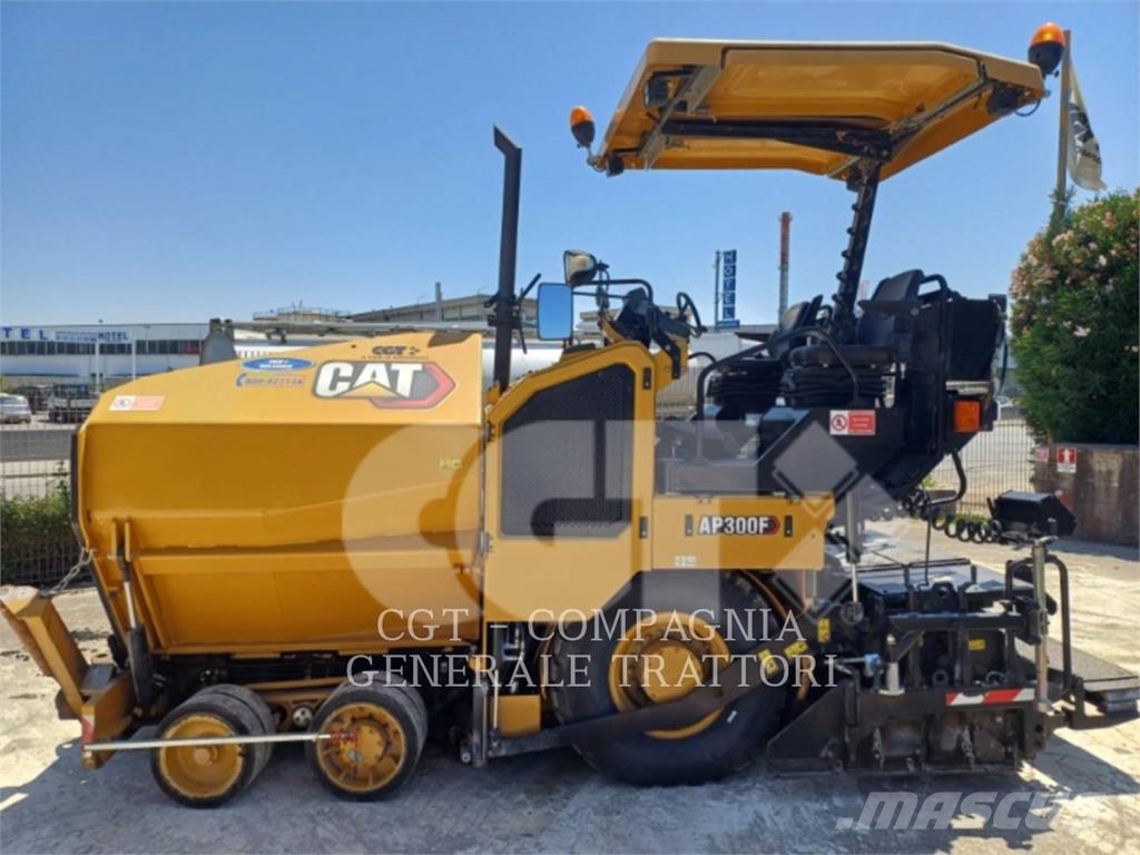 CAT AP300F Aszfalt terítõ gépek