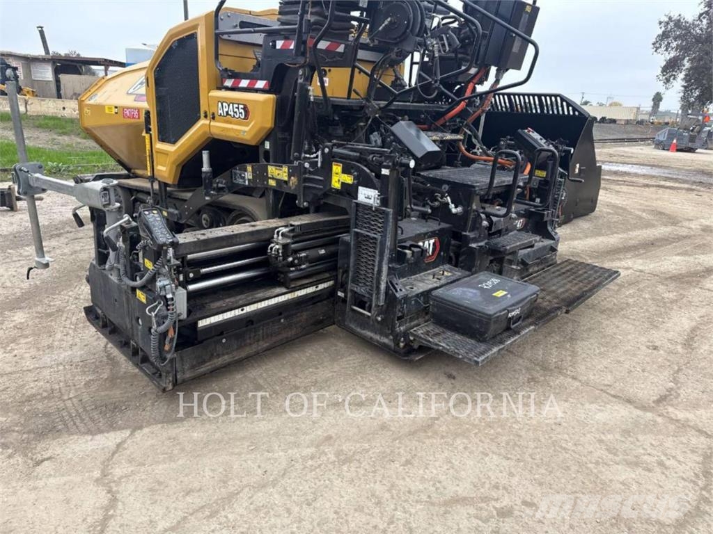 CAT AP455 Asphalt pavers